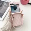 Compatível com Moda Coreana e Japonesa Samsung Z Flip 40% de Desconto Capa para Celular Dobrável Simples Acolchoada Z Flip 4/5 Anti-Queda Novo Modelo