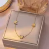 Collar de Acero de Titanio con Mariposa Escarchada de Lujo Ligero Estilo Francés de Alta Gama para Mujer, Cadena para Clavícula Versátil y Exquisita, Nuevo Conjunto de Moda