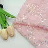 Vestido de Alça de Tecido Bordado com Lantejoulas em Malha de Quatro Pétalas Vestido de Casamento Tecido Bordado