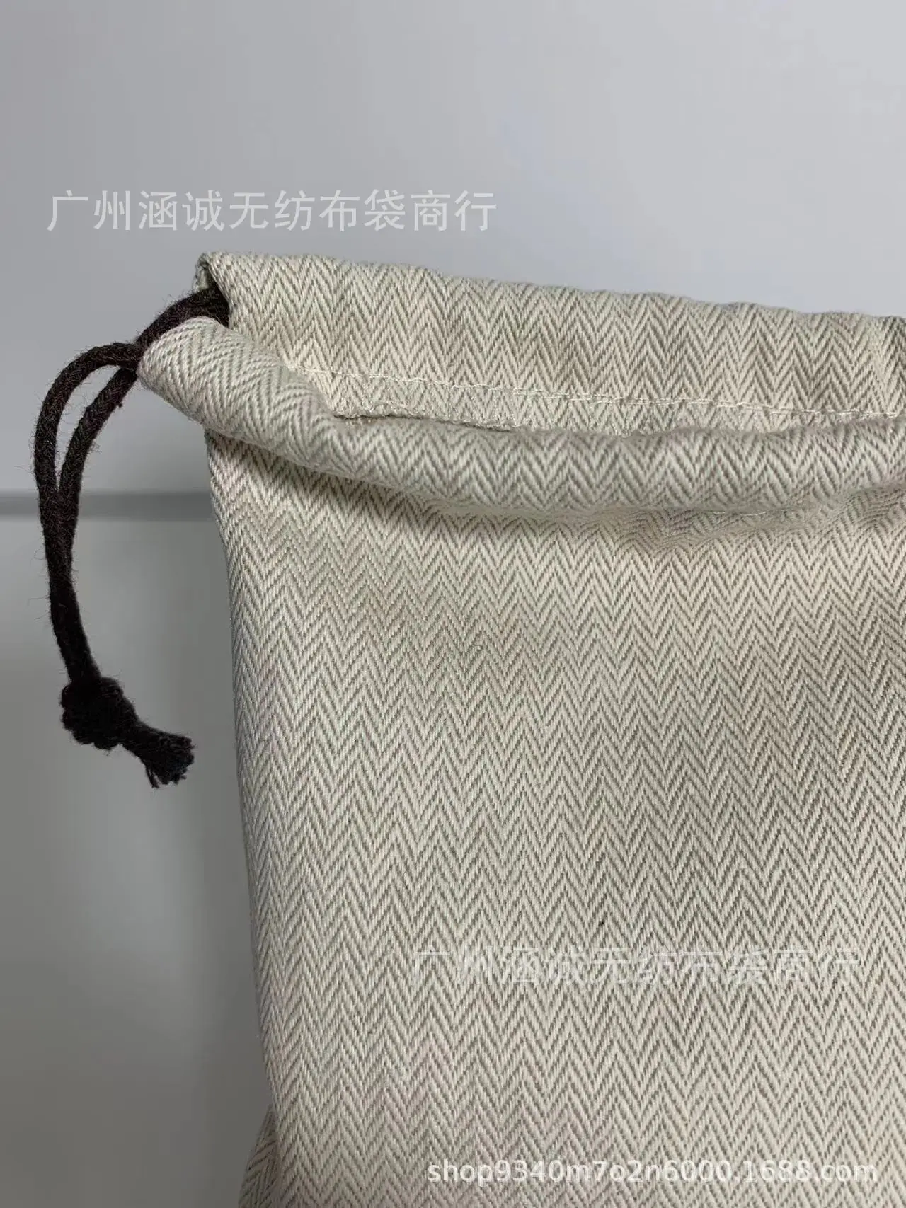 281678606471_.pic.jpg