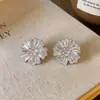Pendientes de Flor de Circonita Fresca de Aguja Plateada Primavera y Verano, Lujo Ligero, Gama Alta, Pendientes Exquisitos, Simples, de Nicho, Dulces