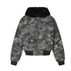 Chamarra acolchada de invierno Magic Bear, con diseño estampado de montañas, cuello de piel sintética, estampado de camuflaje y un abrigo de algodón ligero estilo callejero con patrón de rombos estilo americano.