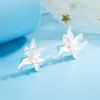 Pendientes de Flor Irregulares Mate Tridimensionales Estilo Hada Francesa Retro para Mujer, Exquisitos y Versátiles, Modernos y de Alta Gama para Verano