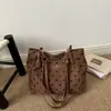 Nova bolsa de ombro de bolinhas 2026, grande capacidade, adequada para o trabalho, estilosa e versátil, bolsa tote casual para mulheres