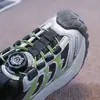 Zapatillas deportivas para niños, zapatillas estilo papá para niños, nuevo diseño versátil de malla 2026 con hebilla giratoria, zapatos anti-golpes para senderismo y running para niñas