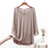 Camiseta de Manga Murciélago de Estilo Nuevo para Primavera y Otoño, Versión Coreana, Talla Grande, Holgada, Corta por Delante y Larga por Detrás, Camiseta de Manga Larga para Mujer, Camiseta Básica