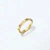 16Accesorios de Moda Europeos y Americanos de Comercio Exterior Patrón Geométrico de Panal Anillo de Acero de Titanio Brillante Incrustado de Diamantes Diseño de Panal