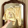 Conjunto de Ropa para el Hogar de Polar Térmico para Niños Nuevo Estilo Coreano Ropa de Otoño para Niñas Top de Otoño para Bebé Pantalones de Otoño Ropa para el Hogar Ropa para Niños Venta al por Mayor