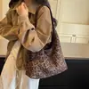 Bolsa de Ombro Grande de Camurça com Estampa de Leopardo Retro Transfronteiriça, Nova Coleção Outono/Inverno 2026, Bolsa Tote Casual e Estilosa para o Dia a Dia