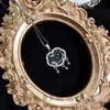 Colar Irregular Geométrico de Prata S925 com Inlay de Espuma de Água e Jade Cadeia da Clavícula com Fecho Ruyi Design de Nicho Colar para Outono e Inverno para Mulheres