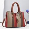 Bolso de mano para mujer, nuevo diseño de moda 2025, con bloques de color, estilo europeo y americano, de gran capacidad, sencillo, informal, bandolera de hombro, moderno.