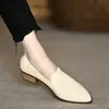 Sandalias cerradas para mujer 2026 estilo coreano de moda versátiles nuevas de verano punta fina tira trasera tacón grueso zapatos de mujer estilo británico