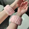 Faixa de cabeça de desenho animado para lavar o rosto para mulheres, nova faixa de cabeça de pelúcia 2026 para maquiagem, presilha de cabelo fofa, elástico de cabelo, acessório de cabeça