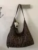 Bolsa Transfronteiriça de Camurça com Estampa de Leopardo para Mulheres Grande Capacidade 2025 Nova Outono e Inverno Ombro Único Transversal Bolsa Sogra Bolsa Dumpling