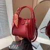 Cross2026 Otoño Invierno Nuevo Bolso de Mano Retro Bolso de Hombro Único para Mujer Bolso Cruzado Tipo Cubo Versátil para Salidas de Moda