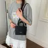 Bolso pequeño simple y elegante para mujer, nueva colección de verano 2026, bolso tipo cubo de moda, versátil y elegante, bolso cruzado para mujer
