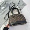 Bolso Carcasa Retro para Presbicia Bolso de Mano Moda Otoño e Invierno 2025 Nuevo Bolso de Hombro Cruzado Exportación Europea y Americana Transfronterizo