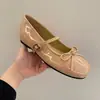 Zapatos delicados de estilo francés, nuevo modelo primavera-verano 2026, con aumento interno de altura, nuevos zapatos de ballet planos con lazo poco profundo de estilo chino