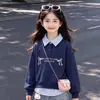 Conjunto de Sudadera con Capucha de Retazos Rayados Estilizado Artístico Fresco para Niñas, Falso Dos Piezas, con Cuello, Lindo Versátil para Jeans