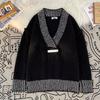 Suéter de cuello en V grande estilo americano para hombre, diseño de costura de otoño e invierno, suéter de punto con perfil, chaqueta de ambiente.