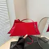 Bolsa de moda estilo Hong Kong para mulheres, design de nicho moderno, bolsa feminina de cor sólida, novo modelo 2026, bolsa quadrada pequena para trabalho e deslocamento de mulheres