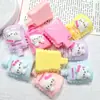 Accesorios de Resina de Dibujos Animados Gato con Lazo Botella de Gelatina Pegamento de Crema para Manualidades Funda Casera para Teléfono Móvil Colgante de Pasador Almacenamiento