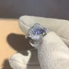 Anillo de Lirio de Calas Morado Fresco y Elegante, Anillo de Diamante Brillante, Versátil, Súper Brillante, Anillo de Lujo y Exquisito al por Mayor