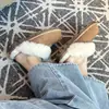 Temporada de Primeras Reuniones Pantuflas Esponjosas Estrelladas Forradas de Piel Calzado para el Hogar Pantuflas Calientes de Punta Cerrada para Mujer