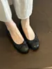 Sapatos Femininos de Pele de Cordeiro Estilo Francês com Laço e Salto Escondido 2026 Novos Bico Redondo Baixo Sapatilhas Planas