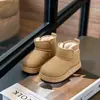 Botas de neve para meninos, novo modelo de inverno 2026, impermeáveis, antiderrapantes, forradas com fleece, espessadas, quentes, para bebês e crianças, sapatos grandes de algodão para meninas