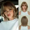 Peluca en capas de calidad de exportación para mujer, rubio platino corto con flequillo, estilo juvenil, para uso diario, fibra sintética, resistente al calor, cobertura total de la cabeza, 12 pulgadas