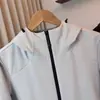 Jaqueta Softshell Masculina Fina com Capuz, série D alternativa, funcional para atividades ao ar livre, outono e inverno, à prova de vento, repelente à água, respirável, elástica, macia