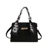 Bolso de Hombro Moderno y Sencillo 2025 Bolso Nuevo para Mujer Diseño de Nicho Bolso Cruzado Casual para el Trabajo Bolso Pequeño Cuadrado de Mano