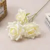 Flores de Seda Flores Artificiales Plantas Verdes Flores Artificiales Rosa de 3 Cabezas Textura de Malla Flores de Rosa Paisajes de B&B Ramilletes de Boda Arreglos Florales Ramilletes de Flores Decorativos