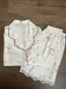 Conjunto de Pijama Curto de Renda de Alta Qualidade Estilo Chanel com Ursinho para Mulheres, Adequado para Usar Fora ou em Casa