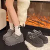 Zapatos de algodón cómodos y versátiles de lana esponjosa de un paso para mujer 2026 Otoño/Invierno nuevo estilo suela gruesa con terciopelo cálido zapatos tipo Birkenstock para mujer