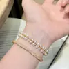 Pulseira de Pérolas Shijia Redondas Branco Quente com Dupla Camada Envolvida com Pequenas Contas Douradas para Mulheres, Exquisite Presente Versátil Estilo Chanel com um Toque de Elegância
