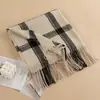 Bufanda de Imitación Cachemir a Cuadros Personalizada para Mujer en Invierno, Bufanda Popular de Gama Alta, Estilo Británico Ropa de Trabajo, Cálida y Versátil con Borlas