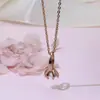 Chegada Nova18k Banhado a Ouro Rosa Colar de Coroa para Mulheres, Pequeno Anel com Pingente de Diamante Hexagonal, Simples e Versátil