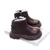 Botas Femininas 2025 Novo Estilo Botas de Cano Curto Botinhas Botas de Couro Moda Outono Bico Redondo Alunos do Ensino Fundamental Sapatos Infantis Versáteis