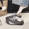 Primavera 2026 Novo Retro Sapatos Forrest Gump Femininos Malha Respirável Casuais Esportivos Versáteis Pretos Treinamento Alemão para Estudantes