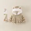 Ropa de abrigo de terciopelo para niños y niñas, nueva de otoño e invierno, sudadera con capucha de dibujos animados para niños, abrigo de pelo, ropa de abrigo a cuadros linda