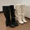 Botas compridas de duas vias com fivela de cinto estilo coreano para mulheres, coleção outono/inverno 2026, salto grosso, efeito emagrecedor, design de cano de bota, botas de alta costura de nicho