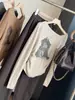 Nuevo suéter de punto de un solo hombro con estampado de gatos, una capa interior de moda y ajustada para mujer, perfecto para el otoño, de estilo coreano