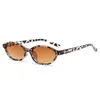 Gafas de sol retro de estilo europeo y americano con montura estrecha y montura pequeña ovalada, gafas de estilo hip-hop callejero, gafas de sol con estampado de leopardo para hombre y mujer