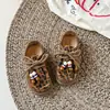 Nuevos Zapatos de Cuero Esmerilado de Otoño para Niñas 2025 Estilo Coreano Estampado de Leopardo Sin Cordones Zapatos Planos para Bebé Niña para Niños Medianos y Grandes