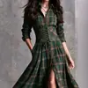 Estación Independiente de Amazon Comercio Electrónico Transfronterizo Ropa de Mujer Vestido Largo Retro Occidental a Cuadros con Cinturón Desmontable Moldeador de Cintura y Bolsillos