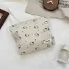 59201 Nova Bolsa de Maquiagem de Veludo com Ursinho Fofo Grande Capacidade Portátil Necessaire Bolsa de Mão Bolsa de Armazenamento