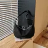 Bolsa transversal da moda e simples para o dia a dia, bolsa de ombro casual única de nicho coreano, bolsa de bolinho versátil e moderna em camurça