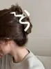 Pinza para el cabello ondulada esmerilada para mujer grande 2024 nuevo temperamento de alta gama pinza de tiburón pasador para la parte posterior de la cabeza accesorios para el cabello